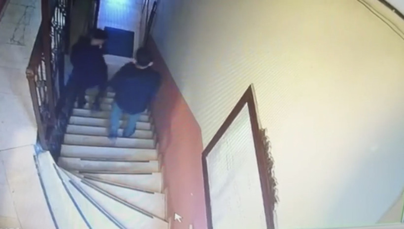 Kaşla göz arasında çaldı: İnternet kafede ‘pes’ dedirten hırsızlık: Oynadığı oyunu da yarım bırakmadı - Resim : 3