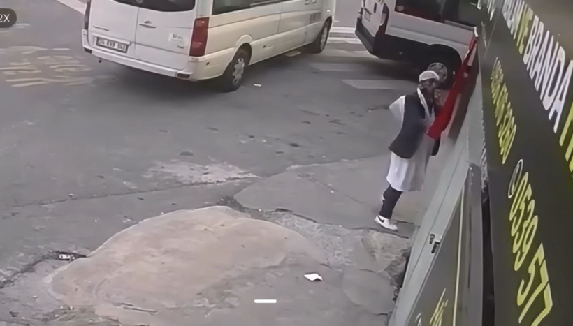 Türk Bayrağını yere atmıştı: Aynı gün yakalandı - Resim: 2