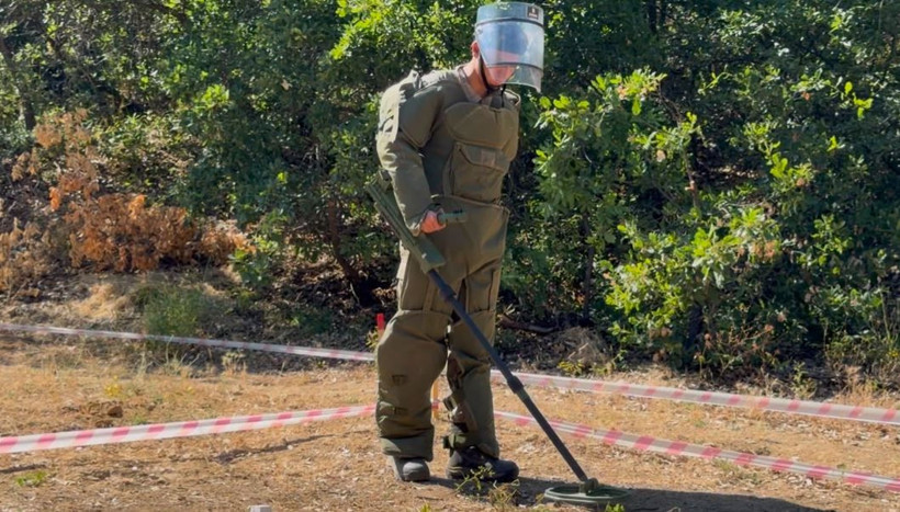 Jandarma dağlarda adım adım ilerliyor: Toprağın altında saklı tehlike tek tek temizleniyor - Resim: 12