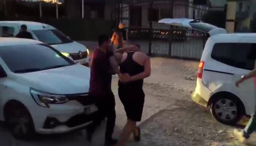 Balkon korkuluklarında yakalandı: Film sahnelerini aratmayan operasyon - Resim : 4