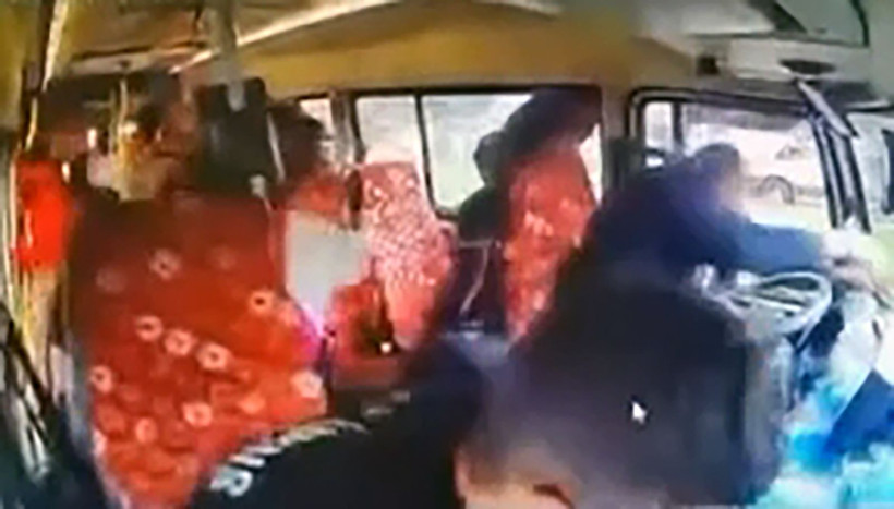 Direksiyon başında muhabbet kazayı getirdi: Adana’da can pazarı - Resim: 3