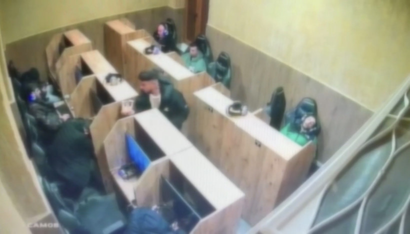 Kaşla göz arasında çaldı: İnternet kafede ‘pes’ dedirten hırsızlık: Oynadığı oyunu da yarım bırakmadı - Resim : 2