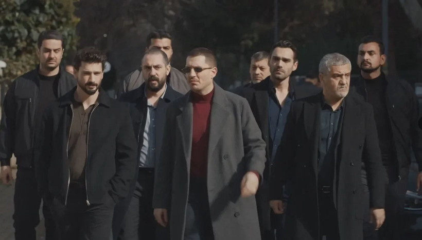 Yeraltı dizisinin Bozo’su Uraz Kaygılaroğlu kız arkadaşıyla Kadıköy’de yakalandı: Panik anları kameralara yansıdı - Resim: 13