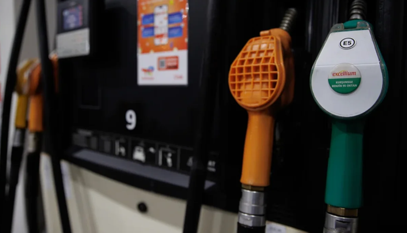 Akaryakıta dev zam: Tabelalar gece yarısı değişti... İşte 3 büyük ilde güncel fiyatlar - Resim: 1