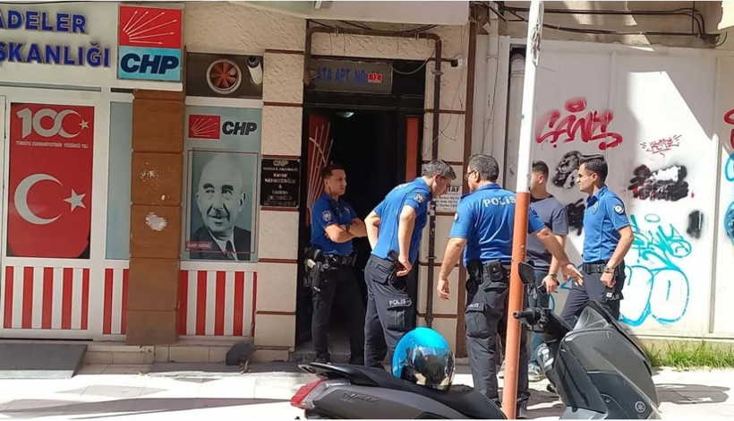 CHP Manisa İl Başkanlığı'nda kavga: İlk açıklama geldi - Resim : 2