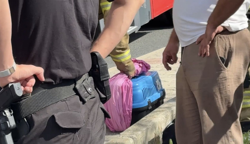 Kurutma makinesi bomba gibi patladı: Balkonda kurtarılmayı beklediler - Resim: 5