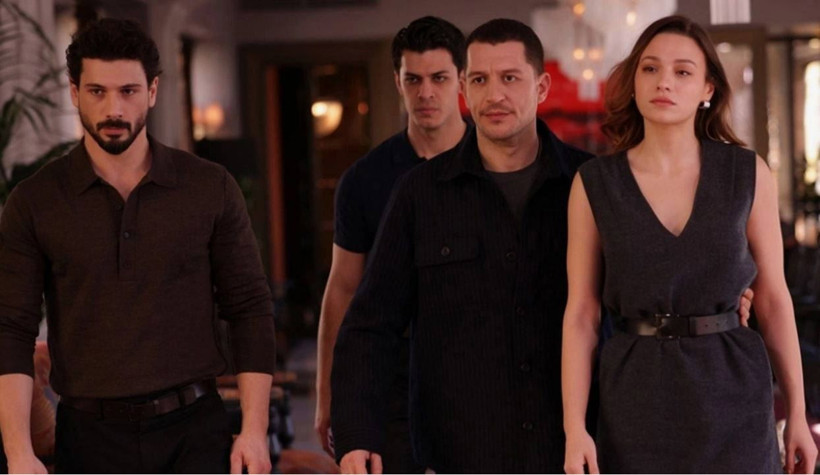 Yeraltı dizisinin Bozo’su Uraz Kaygılaroğlu kız arkadaşıyla Kadıköy’de yakalandı: Panik anları kameralara yansıdı - Resim: 15