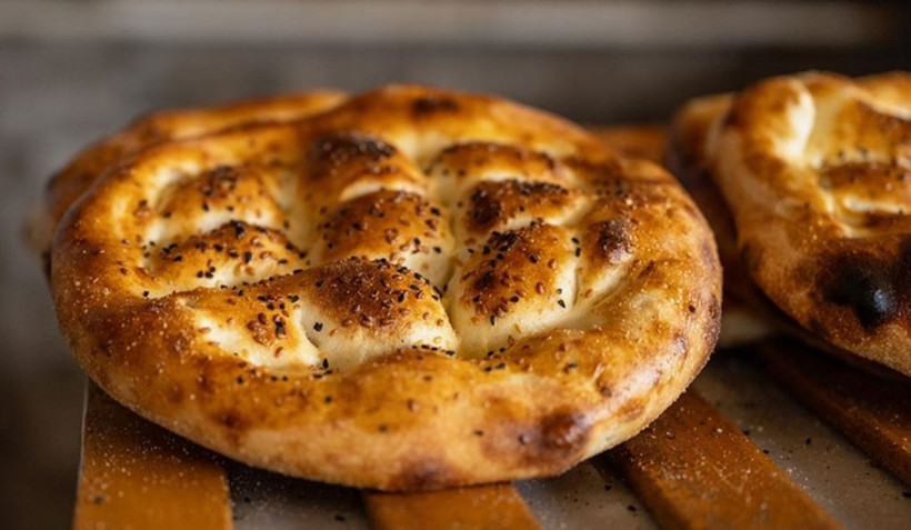 Pratik ev yapımı susamlı Ramazan pidesi nasıl yapılır? - Resim : 3