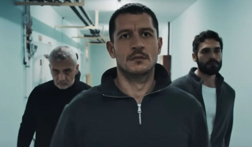 Yeraltı dizisinin Bozo’su Uraz Kaygılaroğlu kız arkadaşıyla Kadıköy’de yakalandı: Panik anları kameralara yansıdı - Resim: 12