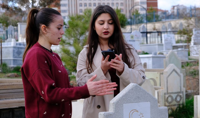 Mezarlıkta pusulalar şaştı: Yan yana ama yönleri farklı - Resim: 12