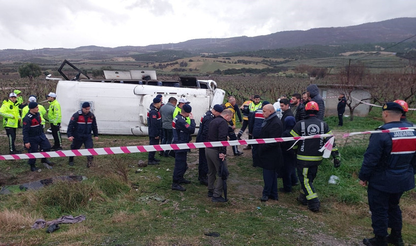 Denizli’de memurları taşıyan servis kaza yaptı: 1 hemşire öldü: 25 yaralı - Resim : 6