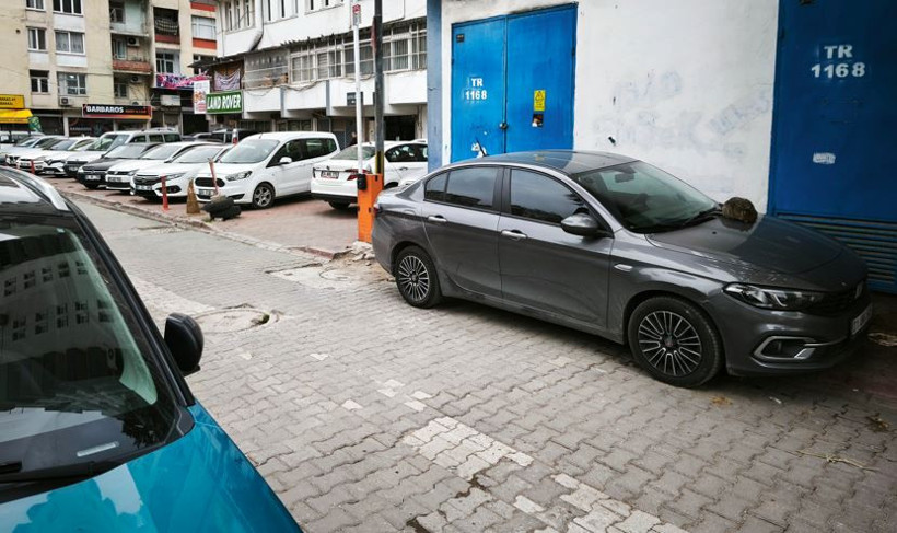 Adana'da sokakta kanlı infaz: 19 yaşındaki genç kanlar içinde yere yığıldı - Resim : 2