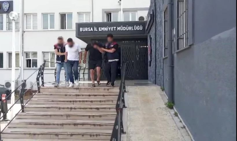 Yaşlı kadına ‘yeğen’ oyunu: Evdeki altınları aldılar - Resim : 3