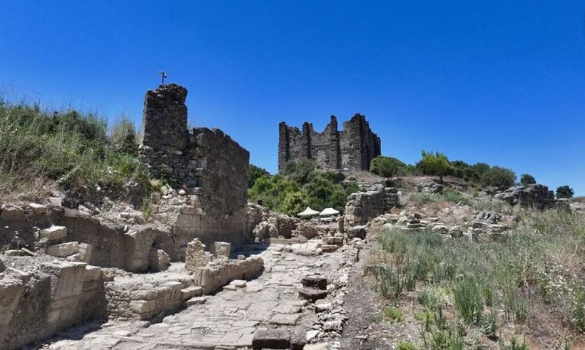 Antalya'da 2 bin yıllık tarihi cadde gün yüzüne çıkarıldı - Resim : 5