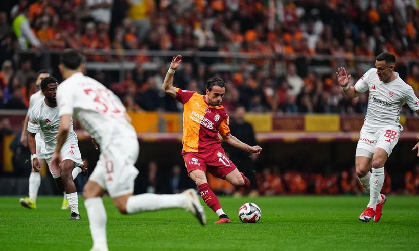 Montella'nın yeni forveti olabilir: Kesin düştü denilen takımı tek başına ayakta tuttu - Resim: 2