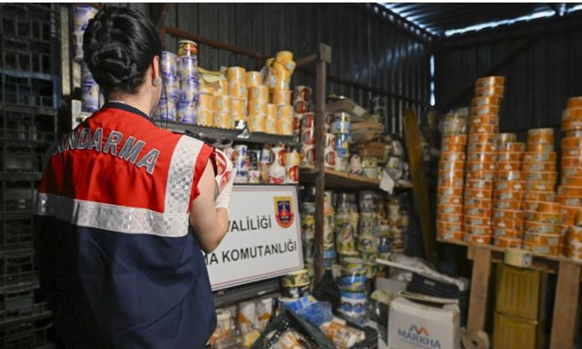 Aydın'da sahte gıda operasyonu: Tonlarca ürüne el konuldu - Resim : 2