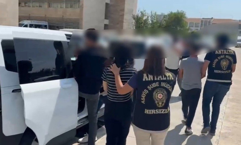 Filmleri aratmayan soygun: Kasalar dereye altınlar koltuğa: Milyonluk vurgunun detayları - Resim: 7