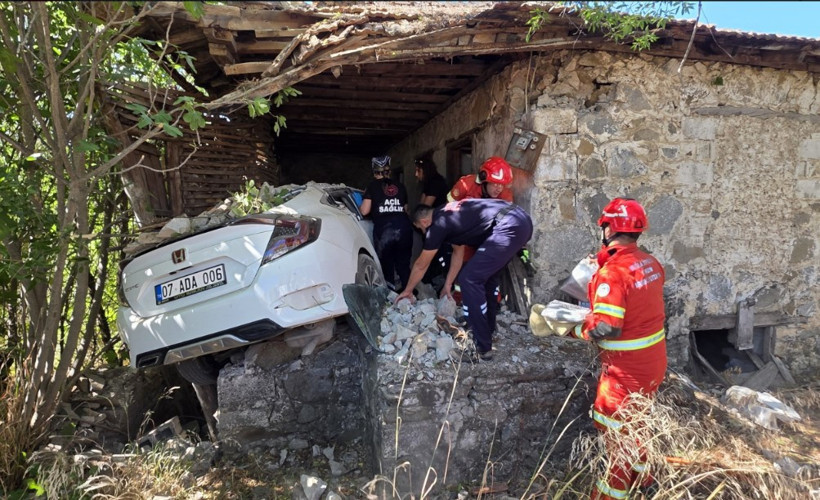 Muğla'da kahreden kaza: Genç sürücü hayatını kaybetti - Resim : 1