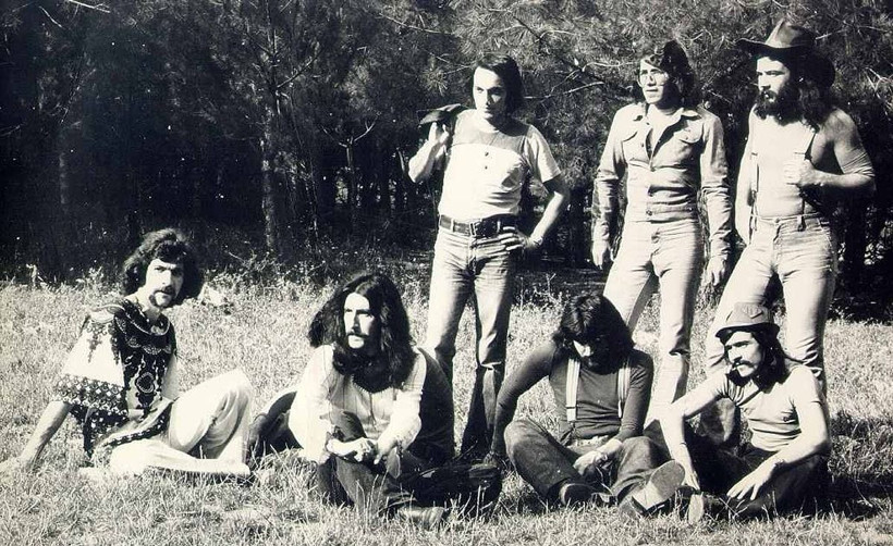 Türk Müziği’nin dev ismi Barış Manço’nun hiç görmediğiniz çocukluk karesi olay oldu! 7'den 77'ye herkesin sevgilisiydi - Resim: 7