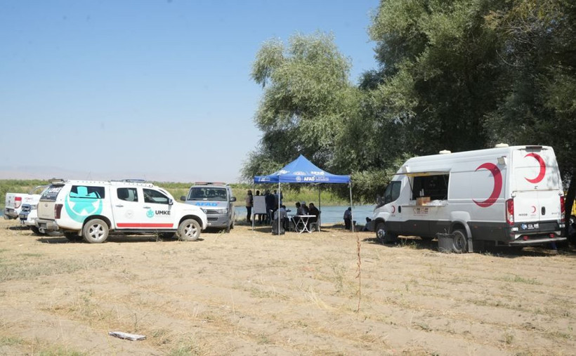 Murat Nehri’nde zamana karşı yarış: Küçük Berat için İHA ve sonar cihazları devreye girdi - Resim: 5