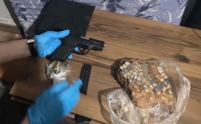 Aydın&rsquo;da bin yıllık gizem &ccedil;&ouml;z&uuml;ld&uuml;: Bizans&rsquo;ın altın sayfaları ortaya &ccedil;ıktı - Resim : 7