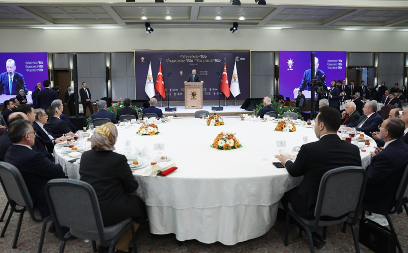 Erdoğan’ın AKP'li eski vekillerle iftarında gerilim: Şamil Tayyar tek tek anlattı - Resim : 1