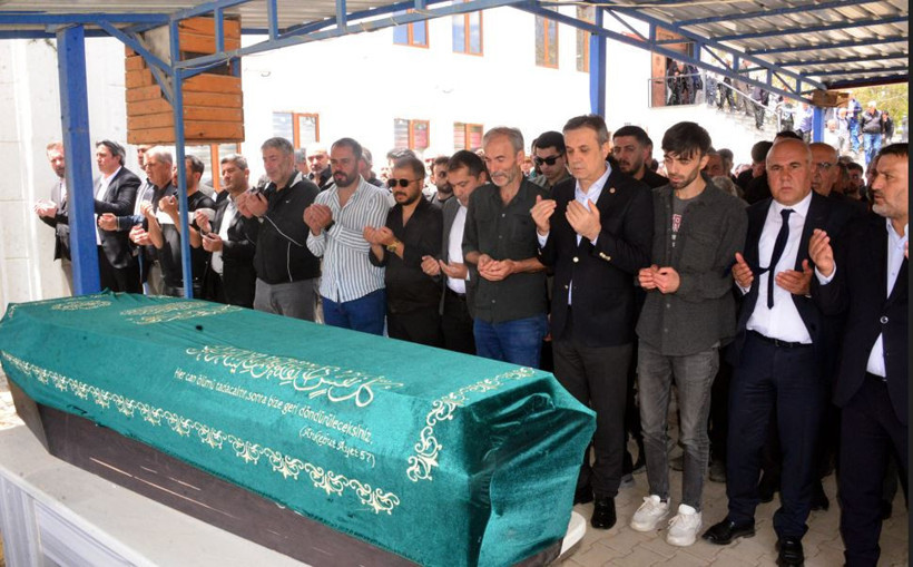 Kübra’nın cenazesinde isyan: Katillere öfke adalete feryat - Resim : 8