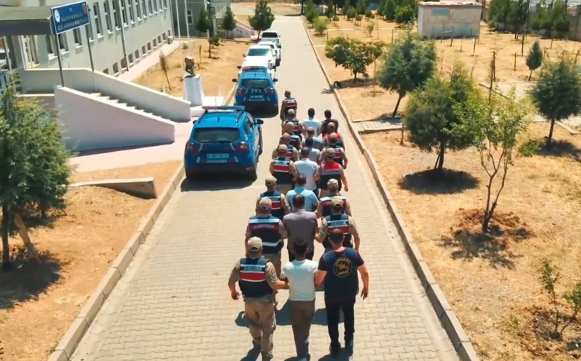Kamu ve TOKİ vaadiyle milyarlık vurgun: Şebekenin kirli tezgahı dağıtıldı - Resim : 1