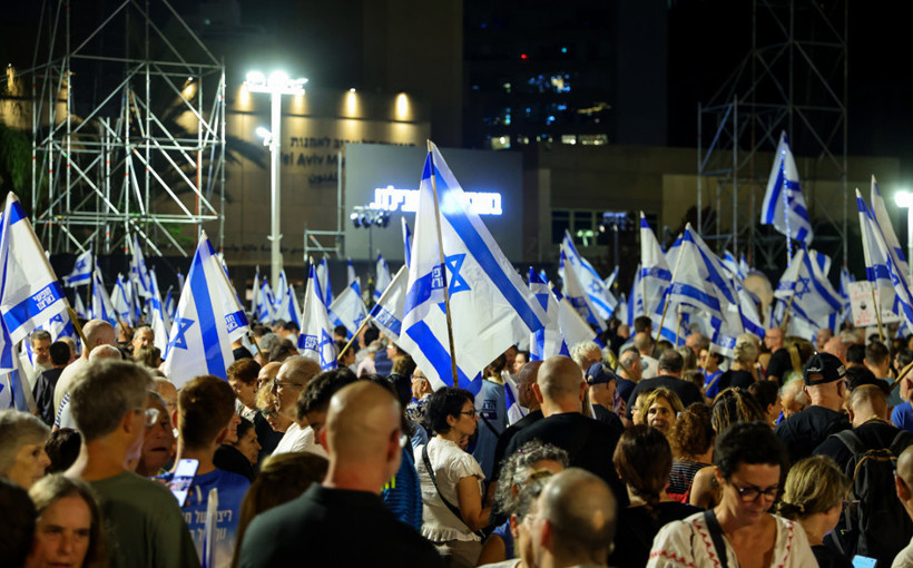 Tel Aviv’de Netanyahu karşıtı gösteri: On binlerce kişi seçim öncesi sokağa çıktı - Resim : 3