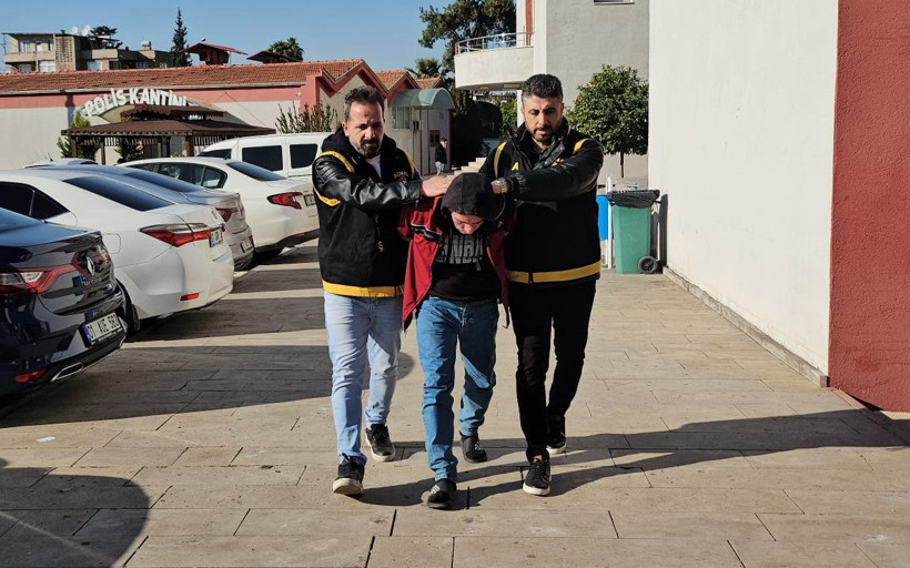 Eşini bıçakladı, cesedin başında ağlarken yakalandı: “Keşke olmasaydı dedi” - Resim : 1