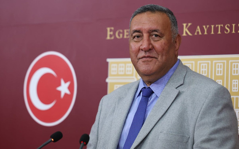 CHP'li Ömer Fethi Gürer, partisinde kalacak - Resim : 1