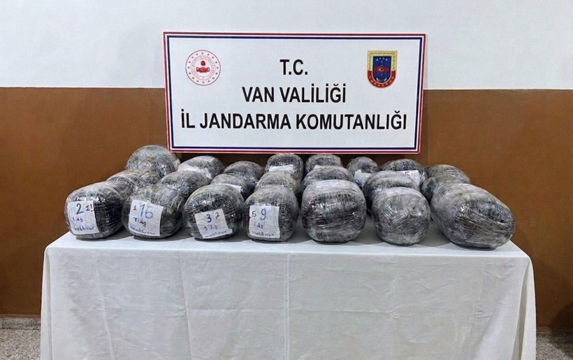 Van'da dev operasyon: 443 kilo uyuşturucu ele geçirildi - Resim : 1