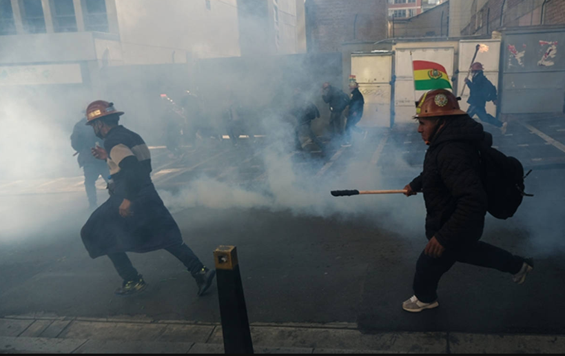 Bolivya Devle Başkanı maaşını yarıya indirdi: Ülkede haftalardır protestolar sürüyor - Resim : 2