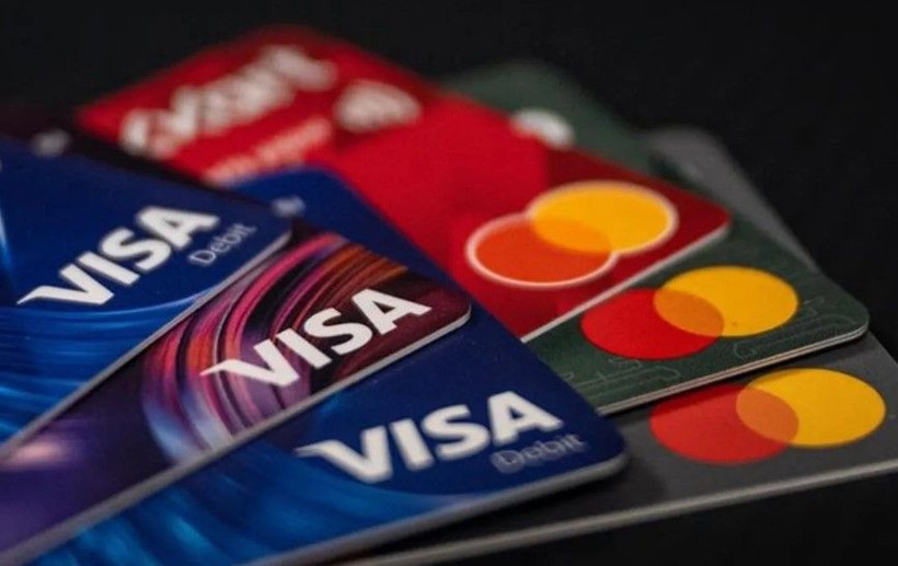 Kredi kartı kullananlara kötü haber: Bankaların aidatlara yaptığı zam dudak uçuklattı - Resim: 1