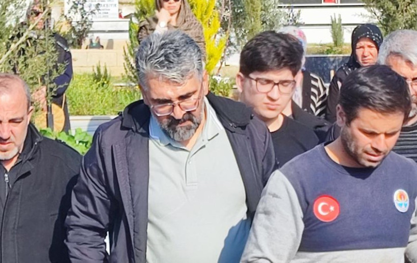 Depremzede babanın kayıp kızı için umutlu bekleyişi acıyla son buldu - Resim : 1
