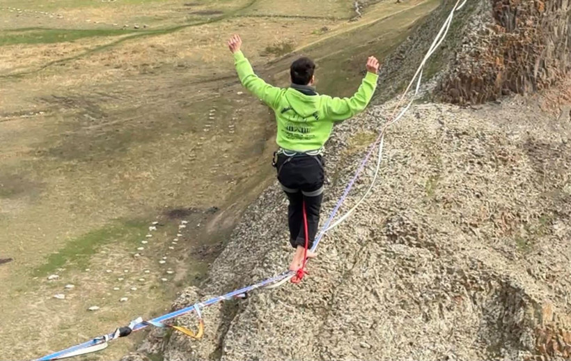 Ağrı’da rüzgara ve yüksekliğe meydan okudular - Resim: 9