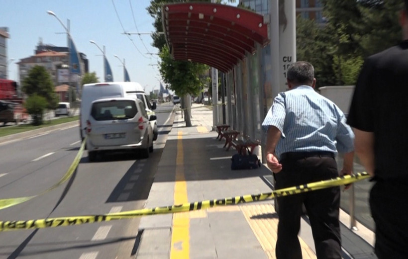 Fünye hazırdı polis düğmeye basıyordu: “Durun, çanta benim" diye koştu - Resim : 1