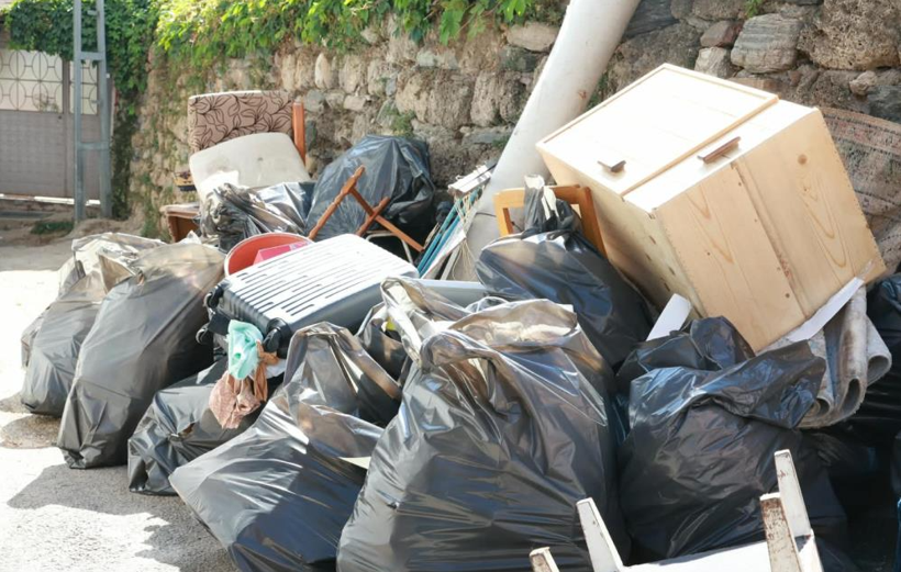 Bursa’da Osmangazi Belediyesi çöp eve müdahale etti - Resim : 1