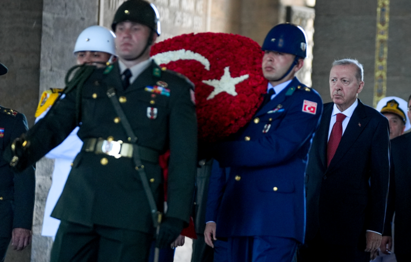 Cumhurbaşkanı Erdoğan ve Yüksek Askeri Şura Üyeleri Anıtkabir ziyareti gerçekleştirdi - Resim : 2