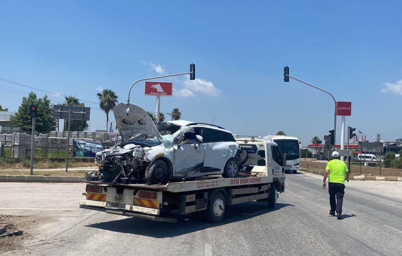 D-400'de TIR dehşeti: İki otomobili birden altına aldı - Resim : 2