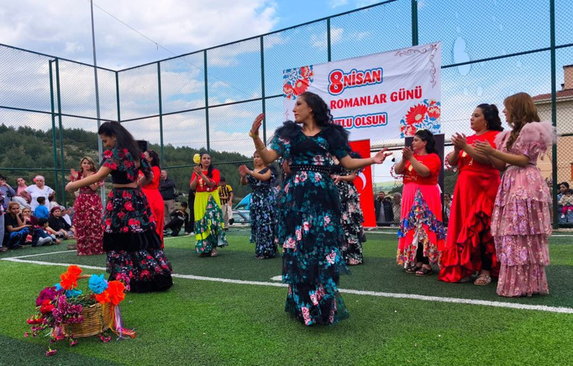 Danslar ve karanfillerle kutlama: Keşan’da Dünya Romanlar günü kutlandı - Resim: 11