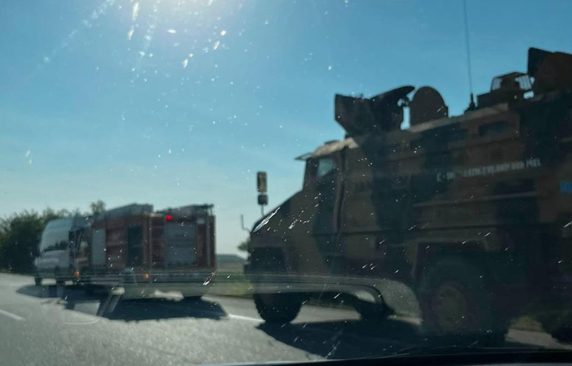 Adana-Konya yolunda sıcak dakikalar: Zırhlı araç kaza yaptı: 1 asker yaralandı - Resim : 2