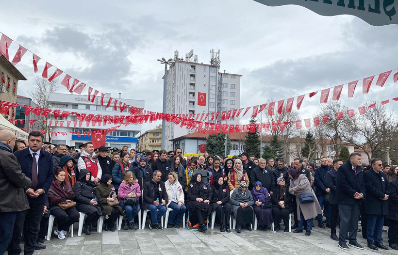 Katar'da şehit olan binbaşı Sinan Taştekin’e memleketi Isparta’da son veda: Annesi ve eşi ayakta duramadı - Resim: 4