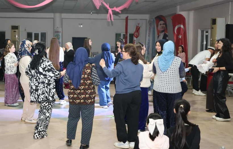 Sultanlar şalvar gecesinde buluştu: Manisa&rsquo;da renkli anlar - Resim : 5