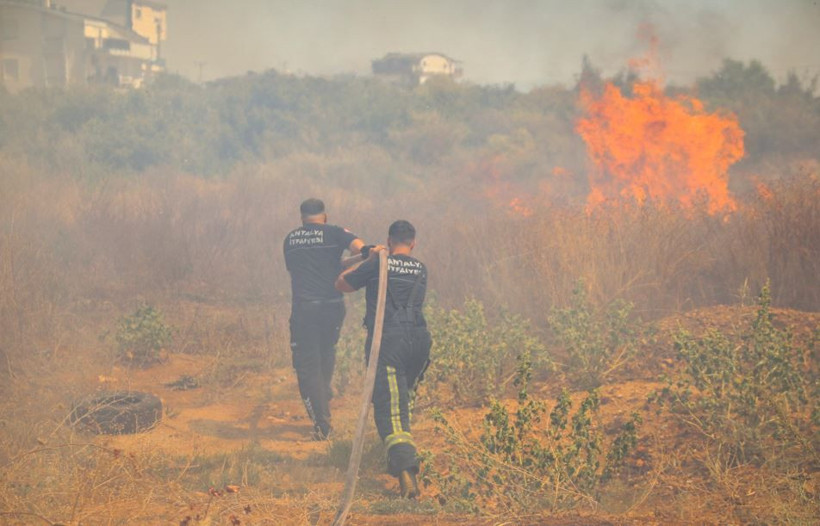 “Kim yaktıysa gözü kör olsun” dedi: Yaşlı kadını komşular teselli etti - Resim: 8