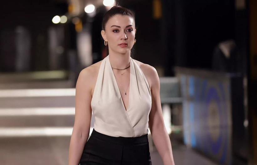 Burcu Özberk’ten aşk itirafı: 'Kalbim sevmeye de sevilmeye de her zaman açık' - Resim : 2