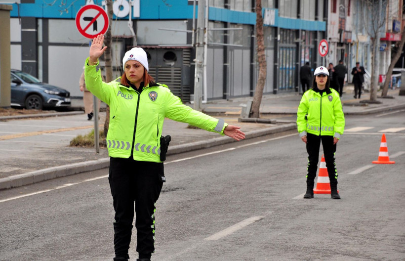 Bir ilin trafiği kadın polislere emanet: Kars’ın gizli kahramanları - Resim: 14