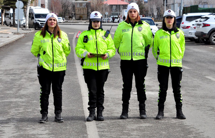 Bir ilin trafiği kadın polislere emanet: Kars’ın gizli kahramanları - Resim: 9