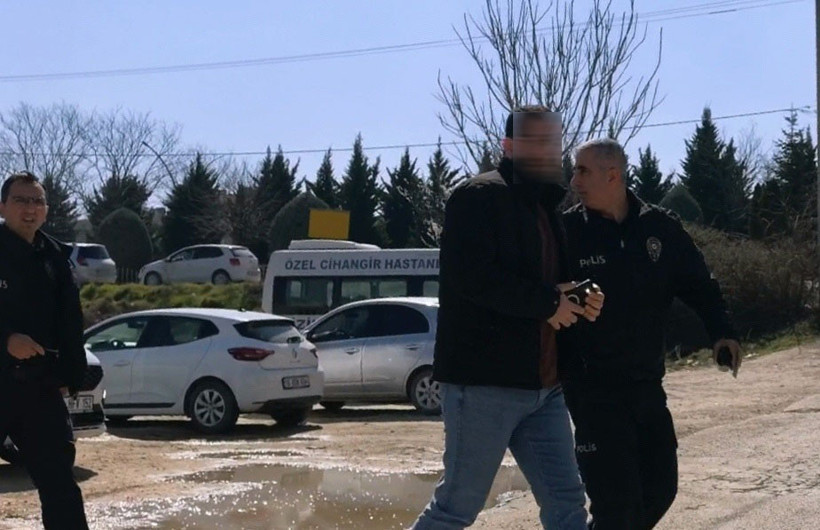 Araç kendi kendine hareket etti: Ölüm yokuş aşağıdan geldi: El ele ölüme yürüdüler - Resim : 2