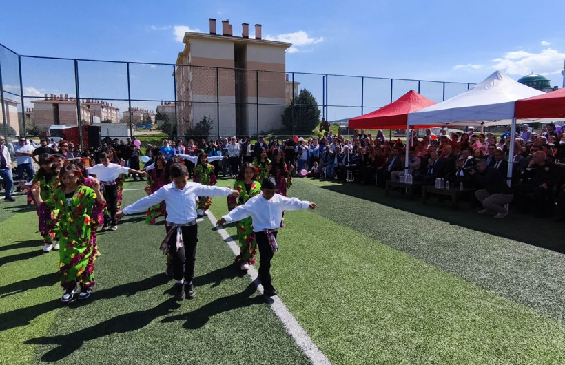 Danslar ve karanfillerle kutlama: Keşan’da Dünya Romanlar günü kutlandı - Resim: 5